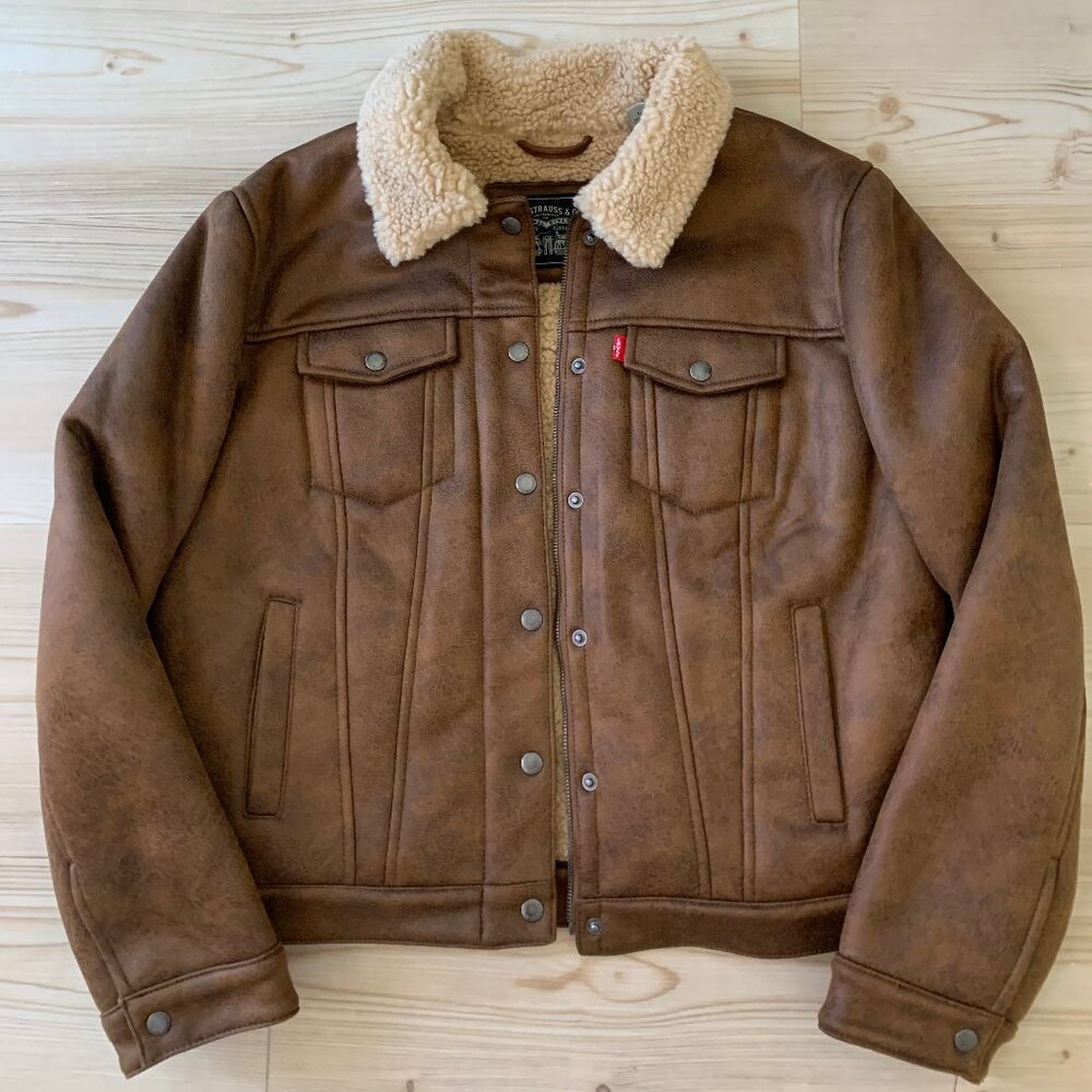 BNWT Levi's Classic Sherpa Lined Suede Trucker Jacket